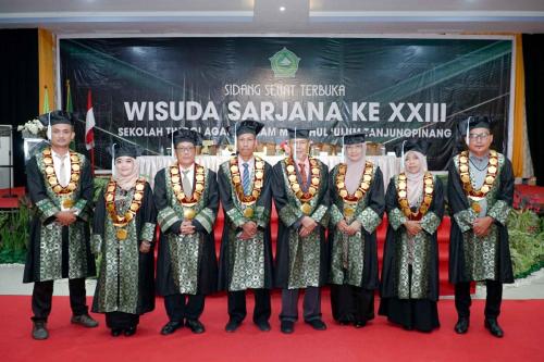 FOTO-BERSAMA-WISUDA-XXIII-20-DES-2023-1