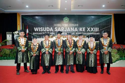 FOTO-BERSAMA-WISUDA-XXIII-20-DES-2023-2