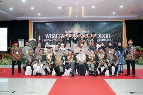 FOTO-BERSAMA-WISUDA-XXIII-20-DES-2023-20