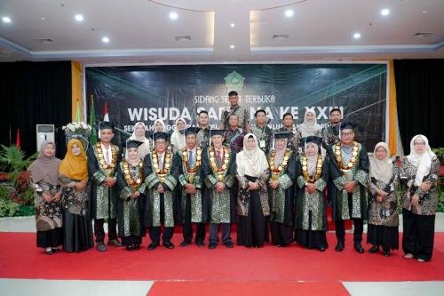 FOTO-BERSAMA-WISUDA-XXIII-20-DES-2023-5