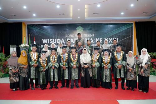 FOTO-BERSAMA-WISUDA-XXIII-20-DES-2023-6