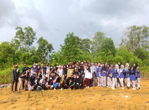 Kerja-Bakti-Lingkungan-Bank-Sampah-4