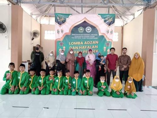 Kegiatan-bakti-sosial-berbagi-sesama-kpd-anak-panti-asuhan-bina-insani-binta-3